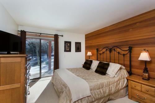 Lodge Mammoth Golf Properties By 101 Great Escapes