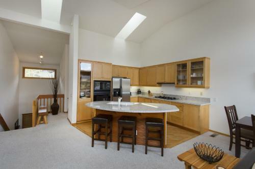 Lodge Mammoth Golf Properties By 101 Great Escapes