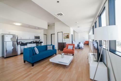 California Diamond Apartment