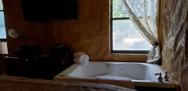 Bed & Breakfast Cabernet House, An Old World Inn