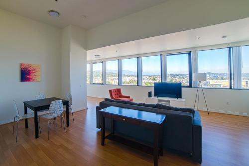 Hollywood Academy Apartment