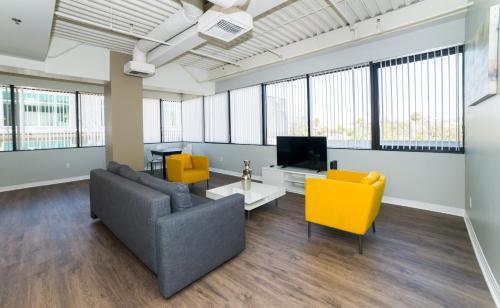Hollywood Academy Apartment