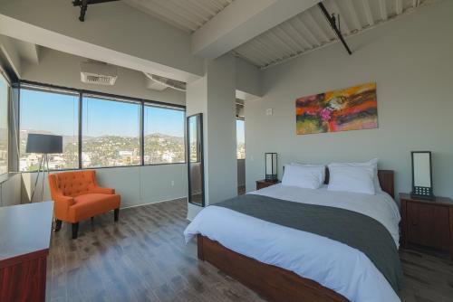 Hollywood Douglas Apartment