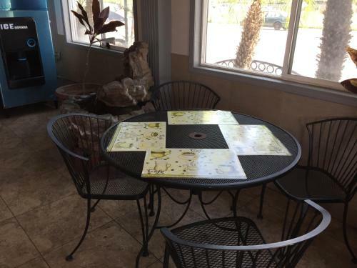 Hotel Harbor Inn & Suites Oceanside