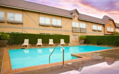 Hotel Folk Inn Ontario Airport