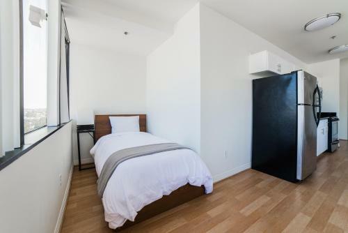 California Jewel Apartment