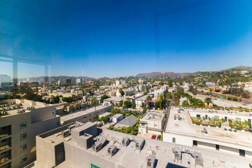 California Jewel Apartment