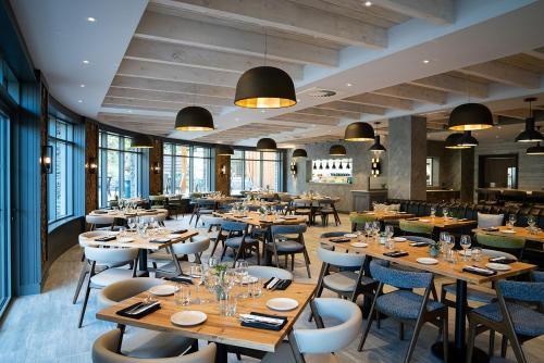 Hotel Lodore Falls