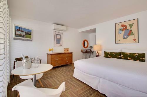 Del Marcos Hotel - Adults Only 21 & Up