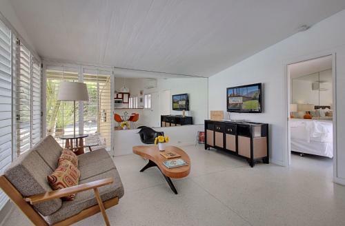 Del Marcos Hotel - Adults Only 21 & Up