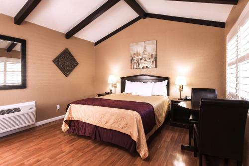 Motel Tri-valley Inn & Suites