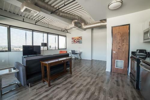 California Wanderlust Apartment