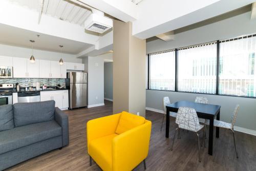Hollywood Dicaprio Apartment