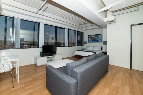 Hollywood Dicaprio Apartment