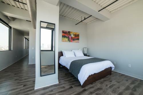 Hollywood Dicaprio Apartment