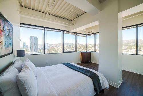 California Silver Apartment