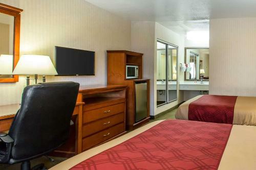 Hotel Econo Lodge Inn & Suites Riverside