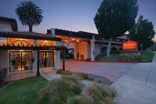 Motel Sands Inn & Suites