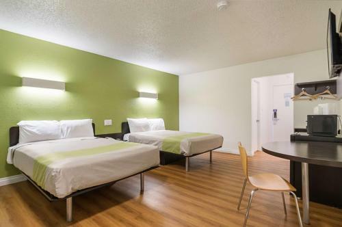 Hotel Motel 6 South