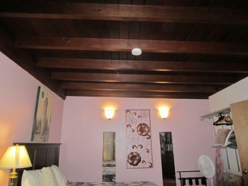 Posada Edgewater Beach Inn & Suites