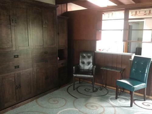 Posada Edgewater Beach Inn & Suites