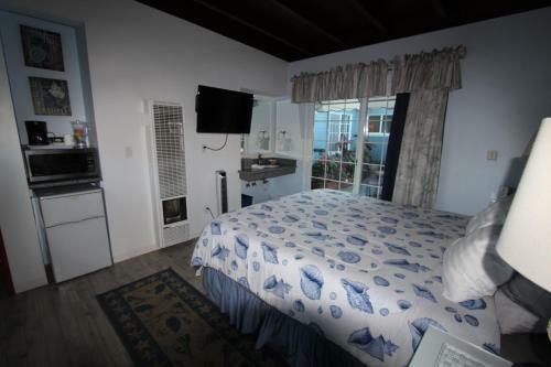 Posada Edgewater Beach Inn & Suites