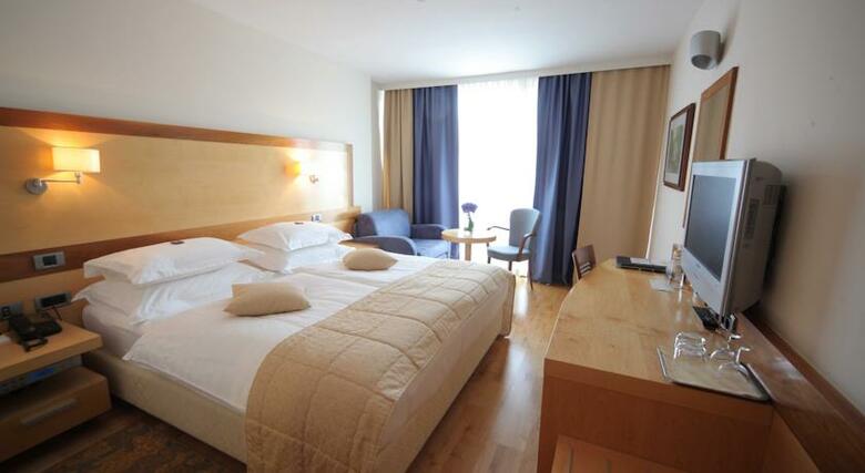 Best Western Lovec Premier Hotel