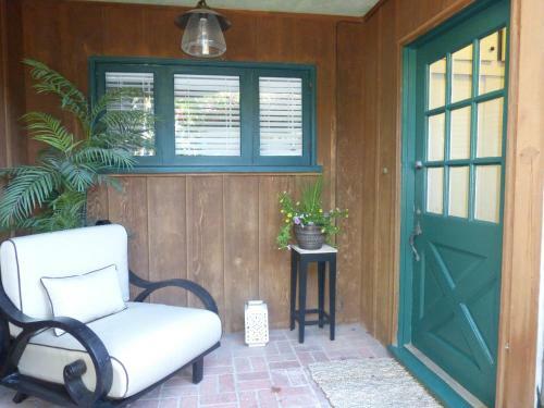 Redwood Hollow Cottages