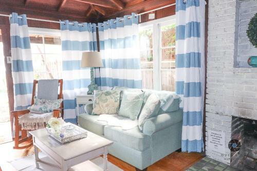 Redwood Hollow Cottages