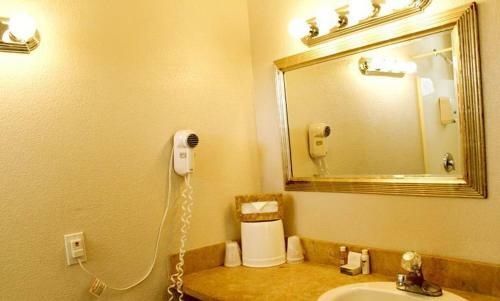Posada Solvang Inn & Cottages