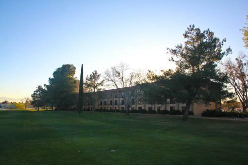 Motel Green Tree Inn And Extended Stay Suites