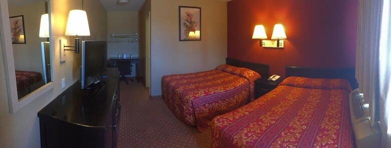 Hotel Hilltop Inn & Suites
