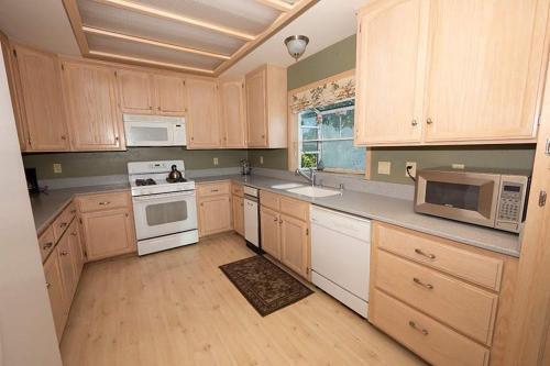 Venice Drive Holiday Home