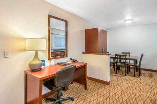 Hotel Comfort Inn Central Weed