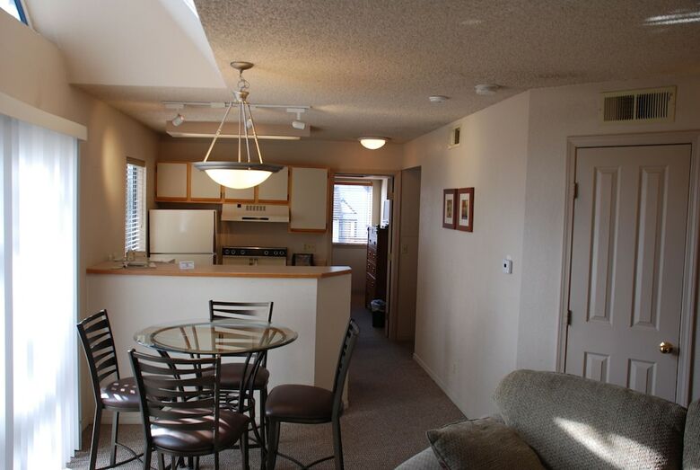 The Commons Hotel & Suites - Denver Tech Center