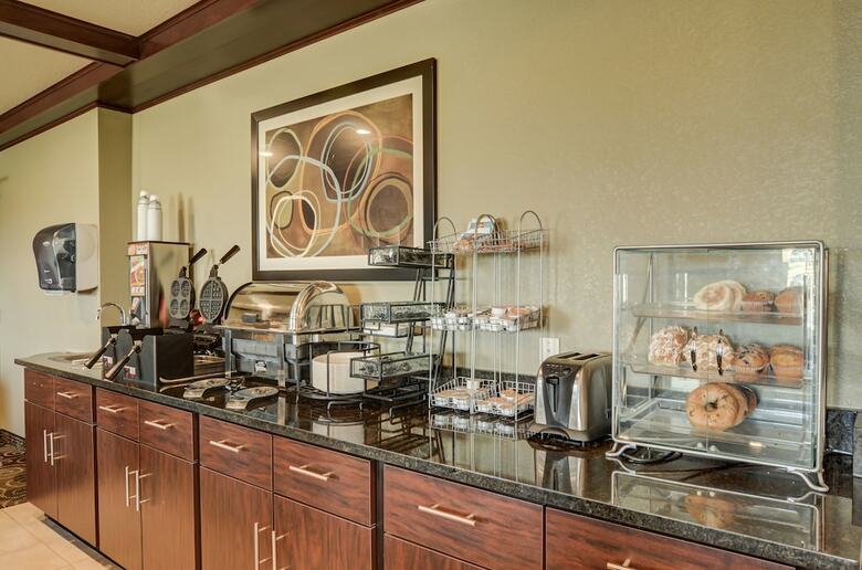 Hotel Cobblestone Inn & Suites Eaton