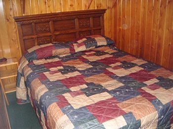 The Viking Lodge & Ski Shop