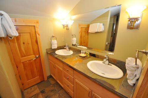 East Streamside Circle Holiday Home