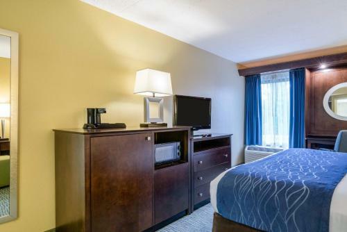 Hotel Comfort Inn And Suites Newark
