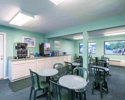 Hotel Rodeway Inn & Suites - Rehoboth Beach