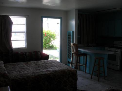 Shore Winds Motel