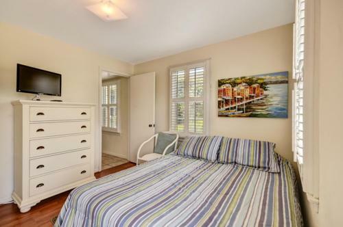 1382 South Fletcher