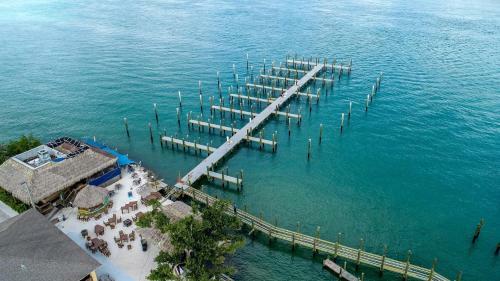 Hotel Dockside Inn & Resort