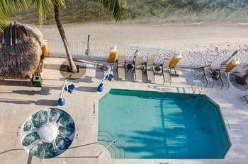 Hutchinson Island Plaza Hotel & Suites
