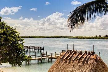 Hutchinson Island Plaza Hotel & Suites