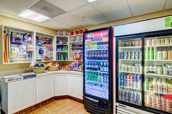 Hutchinson Island Plaza Hotel & Suites