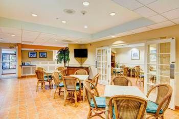 Hutchinson Island Plaza Hotel & Suites