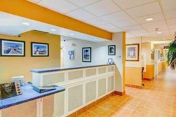 Hutchinson Island Plaza Hotel & Suites