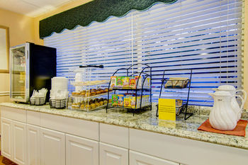 Hutchinson Island Plaza Hotel & Suites