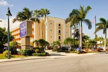 Hutchinson Island Plaza Hotel & Suites